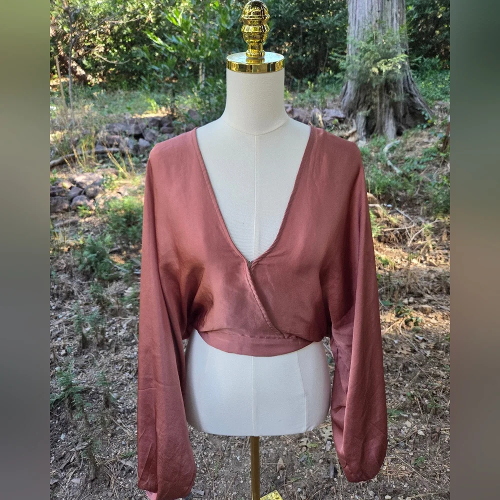 Free People Elegant Rose Pink V-Neck Bell Sleeve Women's Top - Picture 2 of 7